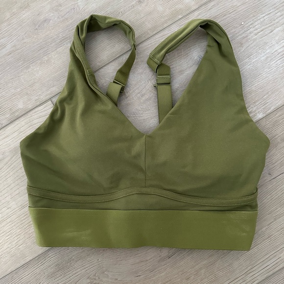 Fabletics Sage Green Sports Bra - Picture 1 of 2